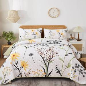 lot 3855 image: Dobuyly Sage Green Floral Quilt Set Queen Size, Yellow White Botanical Flower Quilt 3 Pieces Spring Bedspread Coverlet Set, Soft Lightweight Microfiber Bedding Set for All Season, 96x90