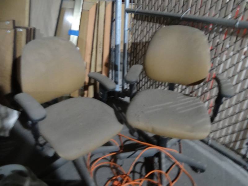 lot 6011 image: Lot of 6 Office Chairs