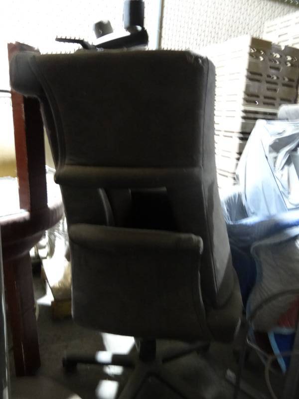 lot 6014 image: 6 Board Room Chairs