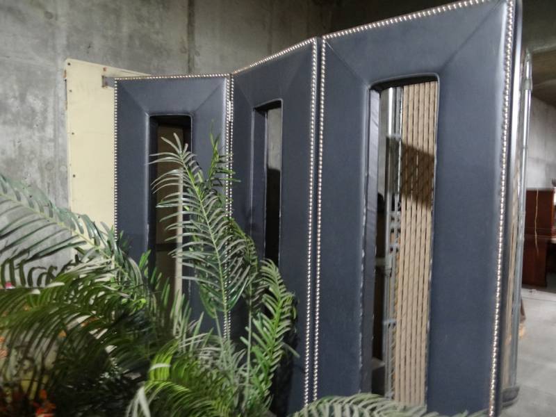 lot 6015 image: 6FT Dark Blue Partition