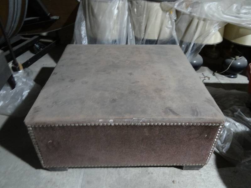 lot 6024 image: Brown Square Ottoman