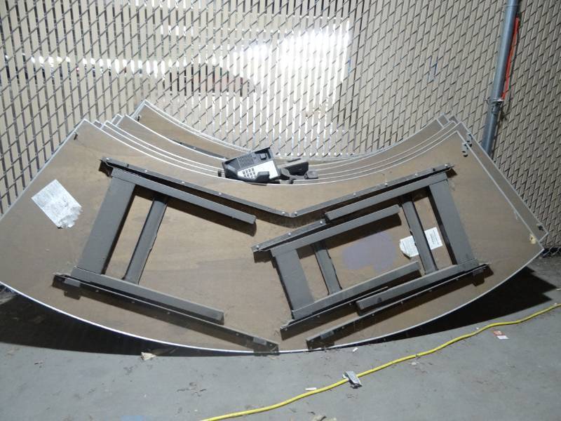 lot 6030 image: 8 Curved Tables