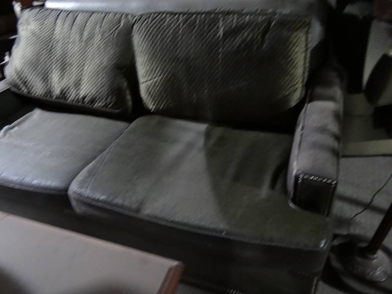 lot 8000 image: Couch
