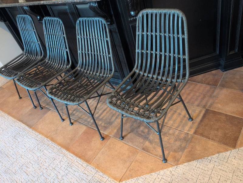 lot 221 image: Mid-Century Modern Woven Wire Dining Chairs Set4
