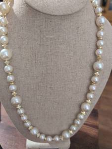 lot 2481 image: Pearl and Gold Accent Beaded Necklace