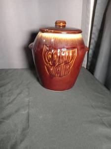 lot 2713 image: McCoy Brown Cookie Jar with Lid