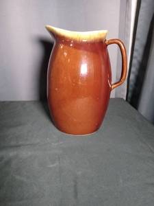 lot 2714 image: Hull Pottery USA Brown Drip Glaze Pitcher