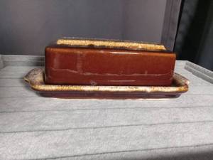 lot 2721 image: Hull Pottery Brown Drip butter dish USA