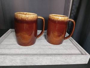 lot 2737 image: Hull Brown Drip Glaze Coffee Mugs Set