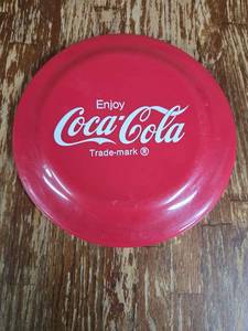 lot 27 image: Coca-Cola Logo Plastic Flying Disc Frisbee