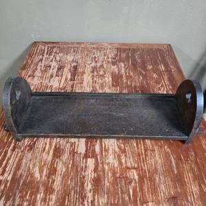 lot 32 image: Wooden Wall Mounted Shelf Rack