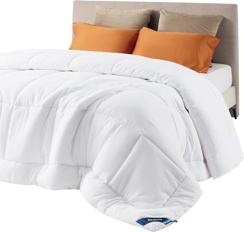 lot 491744 image: Bedsure Comforter Duvet Insert - Quilted Comforters Queen Size, All Season Duvet, GentleSoft Down Alternative Bedding, with 8 Tabs, Gifts for WomenMen, White, Queen 88 x 88 Inches