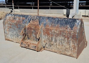 lot 27 image: Miller Heavy Equipment Bucket Attachment