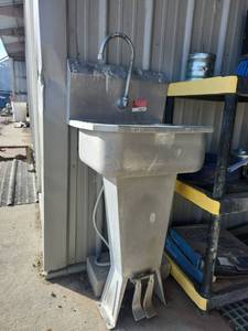 lot 14379 image: Commercial Wall Mount Sink Unit