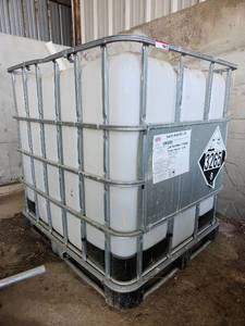 lot 14413 image: 1000L IBC Tote Storage Container w Contents