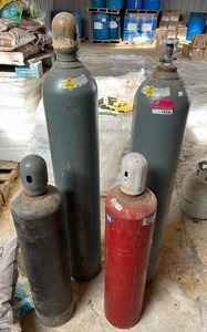lot 14436 image: Empty Industrial Gas Cylinders (4) - Oxygen and Acetylene