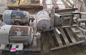 lot 16039 image: Assortment of Various Motors - Set of 3