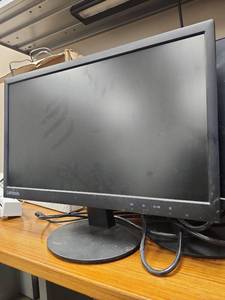 lot 15114 image: 18.5-in Lenovo LCD Computer Monitor  Model D18215FD1