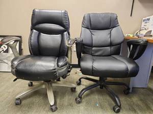lot 15117 image: Office Chairs with Adjustable Arms - Set of 2