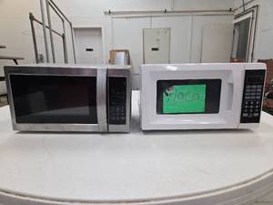lot 15155 image: Microwaves - Set of 2
