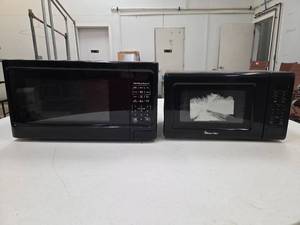 lot 15157 image: Microwaves - Set of 2
