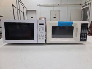 lot 15158 image: Microwaves - Set of 2