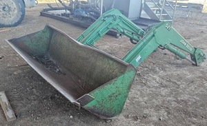 lot 40 image: John Deere 620 Front End Loader Attachment