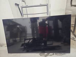 lot 15176 image: Samsung 55-inch Smart TV  Model UN65TU7000