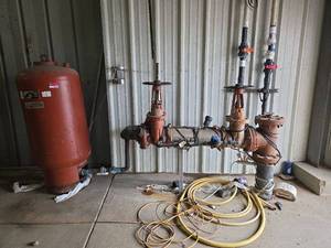 lot 15200 image: Amtrol ST448C Industrial Water Tank System with Valves