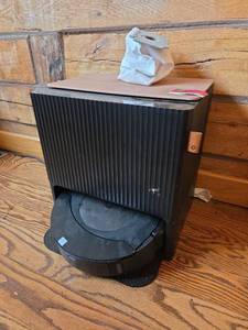 lot 20427 image: iRobot Roomba Base StationClean Base  Model ADK-Y1