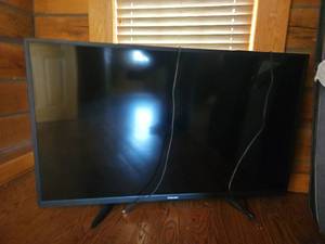 lot 20435 image: Best Buy 60-inch Smart LED TV  Model 60LF711U20