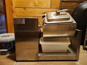 lot 20438 image: Stainless Steel Meat Salting Machine Meat Poultry Pickling Tool
