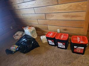 lot 20460 image: Assorted Lot W Emergency Food Supply Bundle and Bath Items