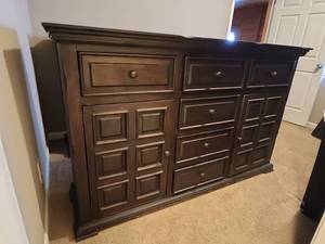 lot 20463 image: Horizon Home 6-Drawer Dark Wood Dresser
