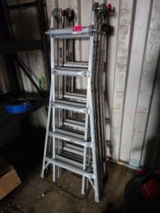 lot 20483 image: Little Giant Extension Ladder  Model 20483