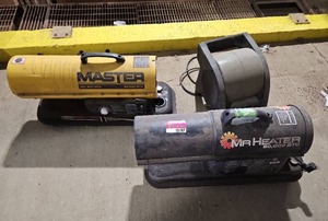 lot 15197 image: Master MH-80T-KFA and Mr Heater 80,000 BTU Kerosene Forced Air Heaters - Set of 2