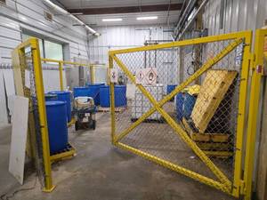lot 15214 image: Industrial Safety Cage Enclosure with Chain-Link Fencing - Approx 41ft