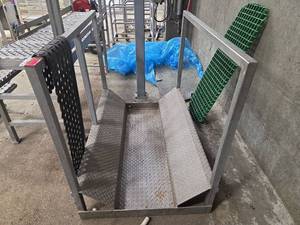 lot 15224 image: Industrial Steel Platform Walkway