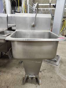 lot 15235 image: Sani-Lav Commercial Stainless Steel Wash Sink