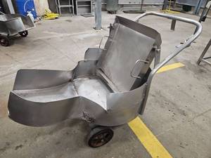 lot 15255 image: Paunch Truck Stainless Steel