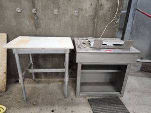 lot 15267 image: Industrial Cutting Board Prep Table W Storage Table