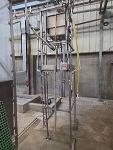 lot 15270 image: Industrial Steel Platform With Sink