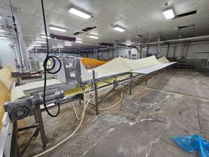 lot 15293 image: Industrial Conveyor Belt System - Approx 50ft