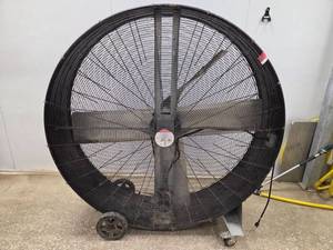 lot 15334 image: Large Industrial Drum Fan with Wheels