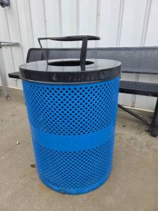 lot 15348 image: Global Industrial Outdoor Trash Cans - Set of 3, With Cigarette Butt Collector