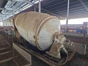 lot 16075 image: Industrial Concrete Mixing Drum with Control Panel