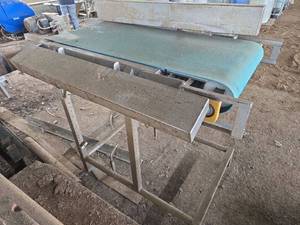lot 16077 image: Industrial Conveyor Belt Part