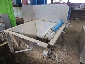 lot 16081 image: Industrial Stainless Steel Hopper With Pneumatic Knife Gate Valve