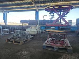 lot 16602 image: Industrial Spring-Loaded Scissor Lift Platform