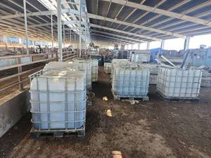 lot 16631 image: 275-Gallon IBC Tote Tank Containers